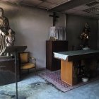 La capilla ha quedado dañada por los efectos de la bomba incendiaria
