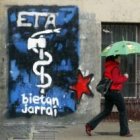Una pintada de la banda terrorista ETA en el País Vasco