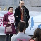 Stéphane Mercier se dirige a los manifestantes de la Marcha por la Vida de este domingo en Bruselas.