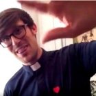 El padre Damián saluda en su invitación al GironellaFest, encuentro joven y familiar en la provincia de Barcelona