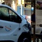 Esta furgoneta blanca ha causado más de 60 heridos en un atentado en las Ramblas de Barcelona