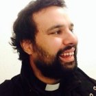 Patxi Bronchalo es un sacerdote madrileño muy activo en la evangelización digital