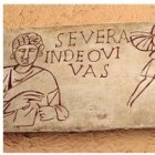 Un sarcófago cristiano del siglo III con la Virgen y los Magos y una chica leyendo la Biblia