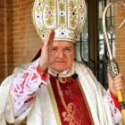El cardenal Burke ofreció por España la misa que ofició en Paracuellos.