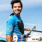 Daniel hace una sugerente comparación entre el equipo de kitesurfing y las virtudes teologales. Foto: David Richard /Transit /Picturetank