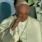 Francisco se despidió de Colombia en el aeropuerto de Cartagena, rumbo ya a Roma.