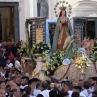 En la solemnidad de la Inmaculada se festeja la belleza de la cúspide humana de la gracia y la santidad. Foto: Procesión de la Inmaculada en Torre del Greco (Nápoles).