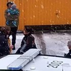 Una intervención del temible Barnevernet, un servicio noruego de bienestar infantil acusado de arrancar a hijos de sus padres con criterios indescifrables.