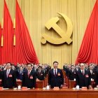 El último congreso del Partido Comunista Chino, en octubre, reiteró su aversión a la religión y su determinación de combatirla. En el centro de la imagen, Xi Jinping.