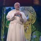 Natale Brescianini compagina su vida monástica con su faceta como formador y entrenador empresarial