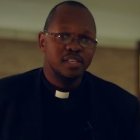 Este joven sudafricano es de los muchos que han sido ayudados por CARF