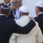 Francisco en Jerusalén en 2014, con un representante judío y otro musulmán