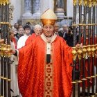 El arzobispo de Pamplona abrió la puerta Santa, que volverá a cerrarse en julio de 2018 / Navarra.com