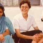 Esther Paniagua, en el centro de la imagen, y Caridad Álvarez, que no aparece en la foto, fueron asesinadas en la puerta de la capilla