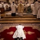 Ordenación de un nuevo sacerdote - en muchas diócesis, llegan con cuentagotas y la situación se hace insostenible
