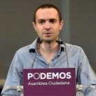 Luis Alegre Zahonero, activista LGTB cofundador de Podemos, cree ver desde fuera