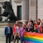 Activistas LGTB en el Congreso de los Diputados... pero su ideología no es la de toda la sociedad