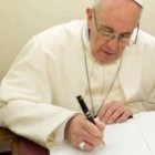 El Papa Francisco reforma ligeramente las aceptaciones de renuncias por edad