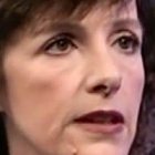 Los 3-7 años y la adolescencia son periodos en los que asaltar a los menores cuestionando su identidad puede destrozarles, sostiene la Dra. Cretella.