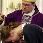 Bautizo de Vera Sofía, de manos de Paolo Pezzi, arzobispo de la Madre de Dios en Moscú.