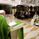 Francisco comentó en su homilía la enseñanza de Jesús sobre la mujer