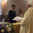 El Papa quiso presidir la boda del guardia suizo y la archivera vaticana