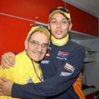 Valentino Rossi tenía un especial cariño por Don Cesare, el párroco de toda la vida de su pueblo