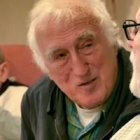 Jean Vanier comparte su vida con las personas de El Arca contemplándoles con asombro como obra predilecta de Dios.