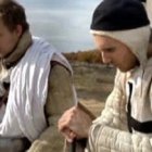 Caballeros cruzados, en un documental de EWTN. En el momento álgido de los hombres, todos se arrodillaban ante una mujer.