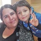 Soledad, con uno de sus cinco hijos