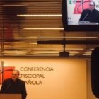 Gil Tamayo ante la prensa en la sede de Conferencia Episcopal