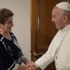 La doctora Mariella Enoc, del Bambino Gesú, con el Papa