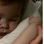 Miles de personas en todo el mundo rezan por Alfie y por sus padres una vez desconectado del respirador.