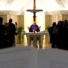 El Papa Francisco en la Eucaristía habitual en las mañanas en Casa Santa Marta