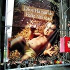 Imagen del Niño Jesús en la Puerta de Alcalá de Madrid: un grupo de jóvenes madrileños sustituyeron así la hostilidad del Ayuntamiento.