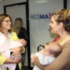 Dos de las participantes en el Encuentro de Blogueras organizado por RedMadre