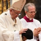 El Papa ordenó 16 nuevos sacerdotes en la basílica de San Pedro