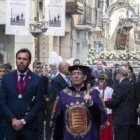 El alcalde socialista Óscar Puente, con medalla, en procesión el 8 de septiembre con la Virgen de San Lorenzo