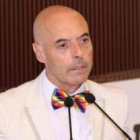 El diputado socialista y activista LGTB Antonio Hurtado promueve la campaña contra los bienes eclesiales