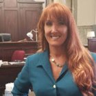 Rebecca Kiessling en la sede de la Corte de Iowa