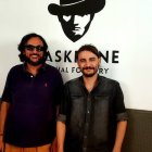 José María Zavala, director de «El Misterio del Padre Pío», a la izquierda, junto a Javier de la Cruz, autor de la banda sonora.