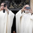 No es lo mismo evangelizar que estar en las redes...