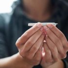 La marihuana tiene una serie de riesgos importantes, pero muchos jóvenes y parte de la sociedad se niegan a admitirlos