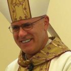 El obispo Kevin Rhoades no hizo nada impropio, según la fiscalía que le investigaba - sólo ayudar a un joven exrecluso