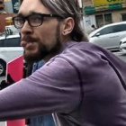 La agresión de este abortista a una joven provida tuvo lugar cuando ella le recordó que también el hijo de una mujer violada es un ser humano.