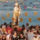 La Virgen del Carmen en la playa de Barcelona... solo un 12 por ciento de barceloneses dicen ser católicos practicantes