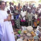 Eugenio Jover, un misionero de Valladolid en Burkina Faso, es uno de los que ha podido contar con la ayuda de Misión América... aunque está en África