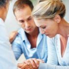 Un útero estropeado, que con certeza médica no deja al feto madurar hasta la viabilidad, puede retirarse, ya que no es un  acto de esterilización directa