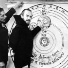 Cyril Cusack en «Galileo» (1968), dirigida por Liliana Cavani. En el centro de la nueva visión del universo ya no iba a estar la Tierra, sino el Sol.