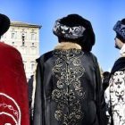 Tras una noche de intenso trabajo repartiendo regales por los hogares, los Reyes Magos hicieron un alto para escuchar las reflexiones del Papa en el Angelus en torno al significado de la Epifanía del Señor.